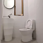 Umbrella Street Center Luxury 2 Bedroom * בוקרשט