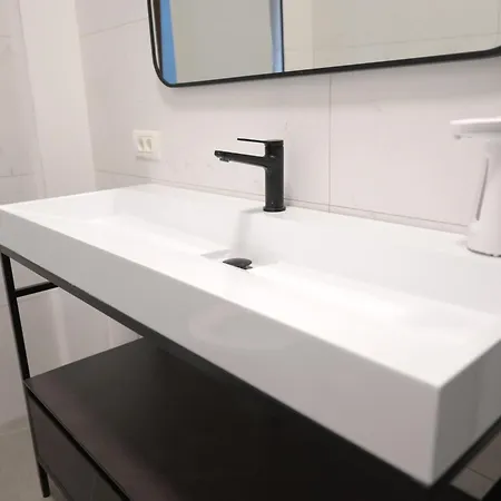 Umbrella Street Center Luxury 2 Bedroom Apartment Bucharest