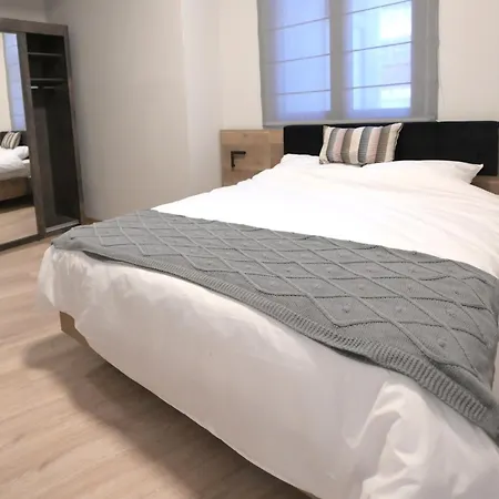 Umbrella Street Center Luxury 2 Bedroom