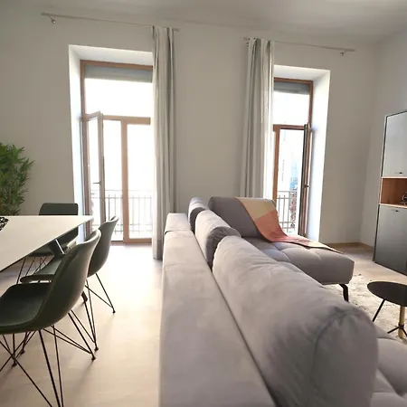 Umbrella Street Center Luxury 2 Bedroom * Bucarest