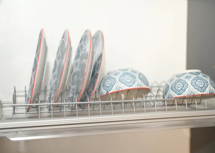 Umbrella Street Center Luxury 2 Bedroom Apartment