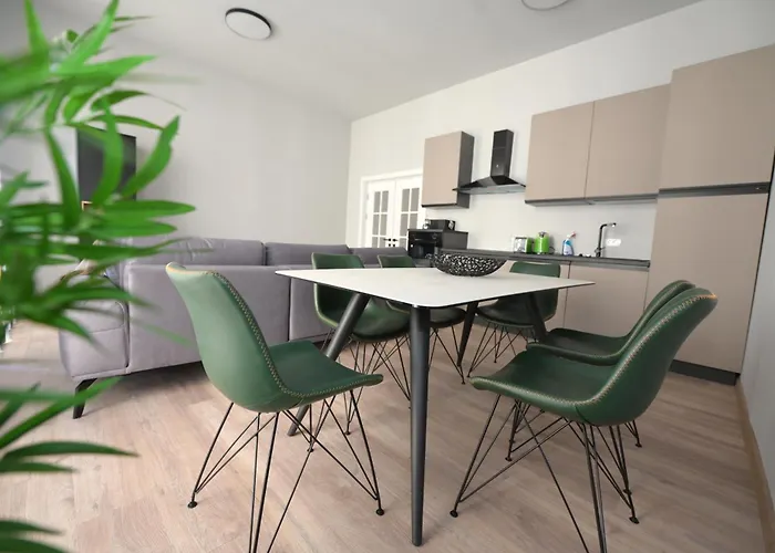 Umbrella Street Center Luxury 2 Bedroom Bucharest