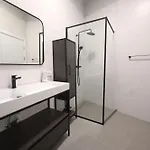 Umbrella Street Center Luxury 2 Bedroom Appartement