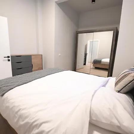 Umbrella Street Center Luxury 2 Bedroom Apartmán