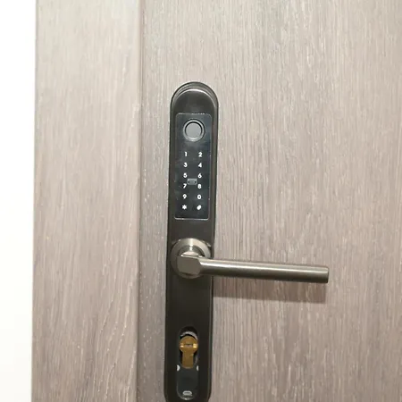 Umbrella Street Center Luxury 2 Bedroom *