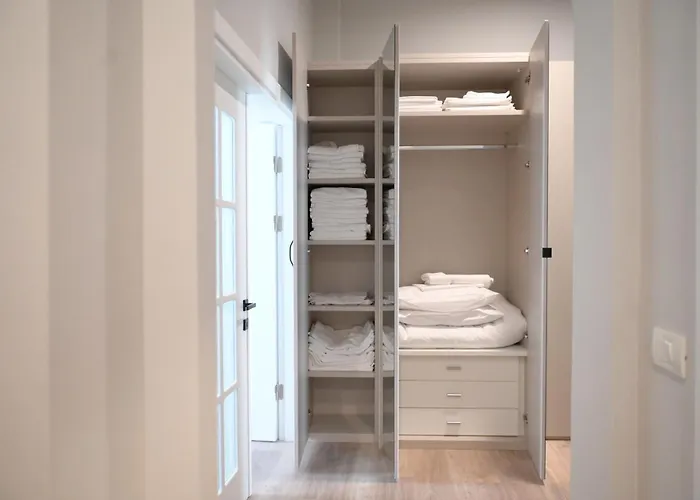 Umbrella Street Center Luxury 2 Bedroom * 부쿠레슈티