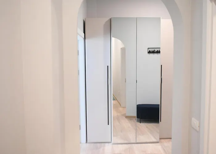 Umbrella Street Center Luxury 2 Bedroom 아파트