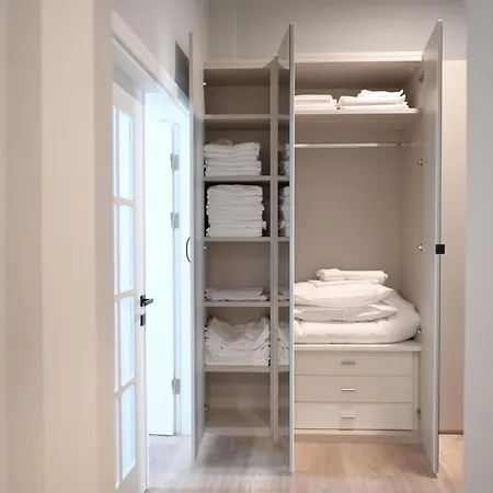 Umbrella Street Center Luxury 2 Bedroom * Bukarest