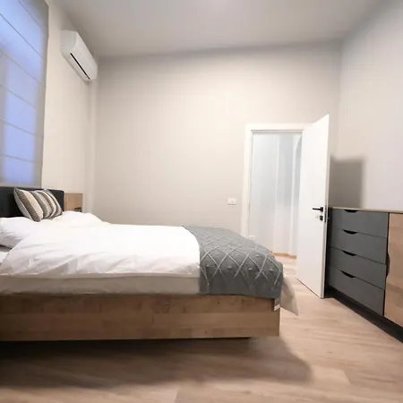 Apartman Umbrella Street Center Luxury 2 Bedroom Bukarest