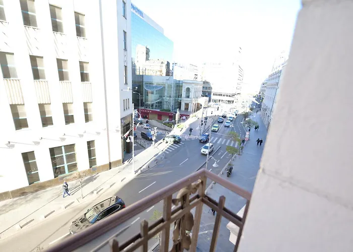 Umbrella Street Center Luxury 2 Bedroom *