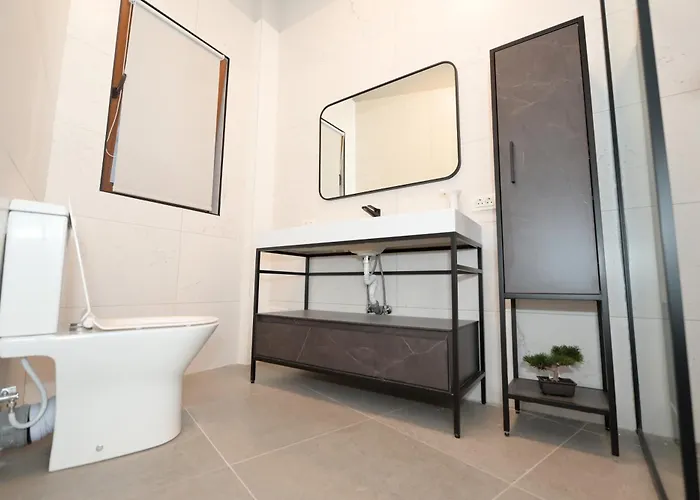 Umbrella Street Center Luxury 2 Bedroom *