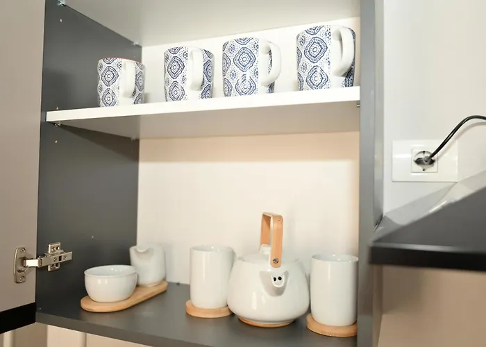 Umbrella Street Center Luxury 2 Bedroom